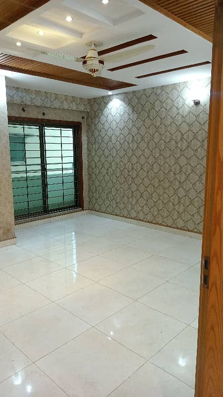 New apartment available for sale in Askari 11 sec-B Lahore 18