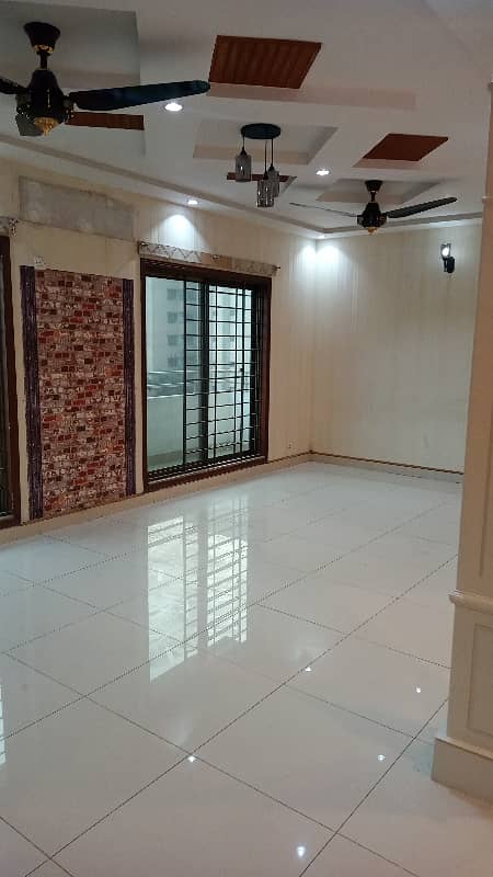 New apartment available for sale in Askari 11 sec-B Lahore 25