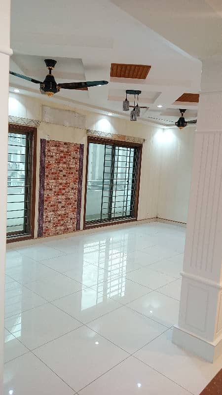 New apartment available for sale in Askari 11 sec-B Lahore 39