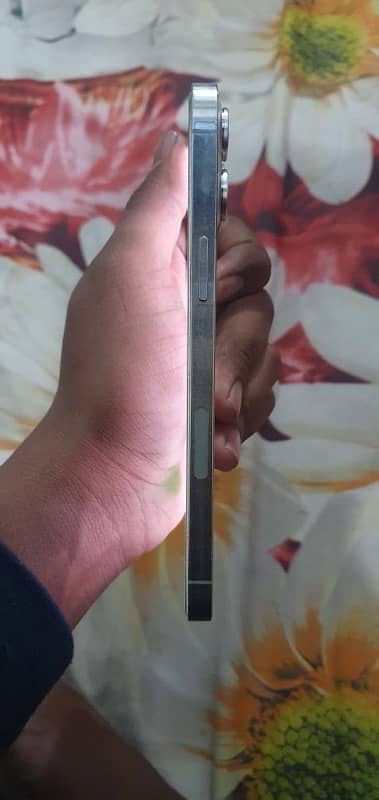 iphone 12 pro max 128GB jv with sim time 4