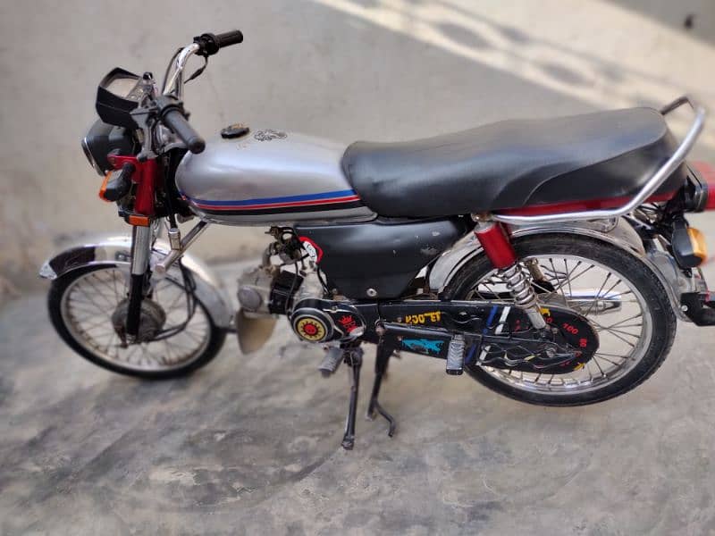 United 70cc 2023 5