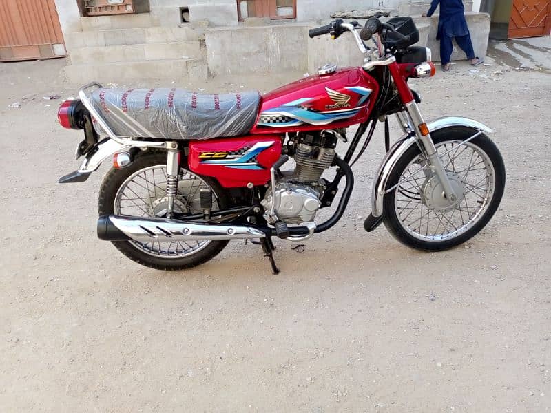 bike ek dam new he  total 3200 chale ha 2024  03452620317 6