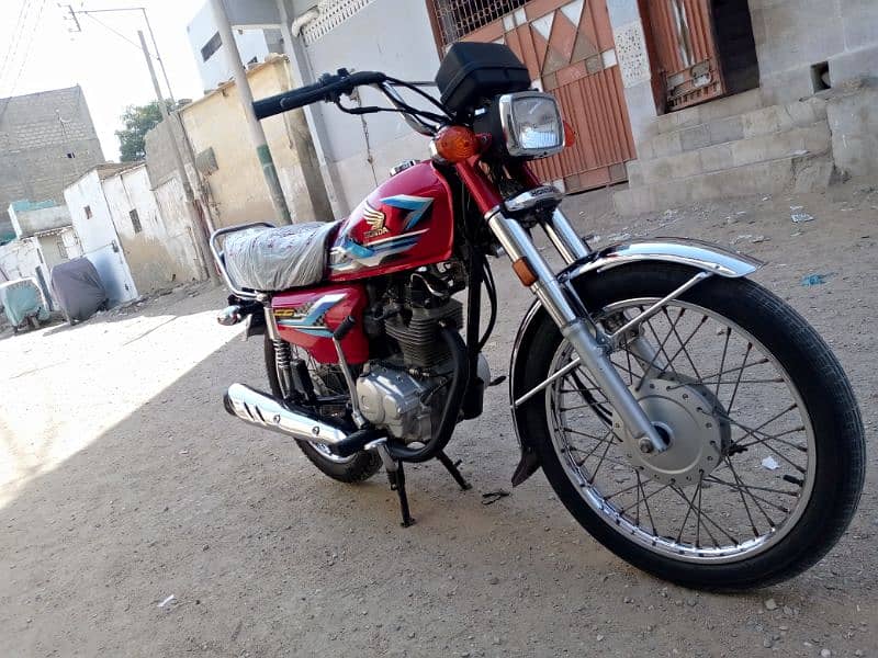 bike ek dam new he  total 3200 chale ha 2024  03452620317 8