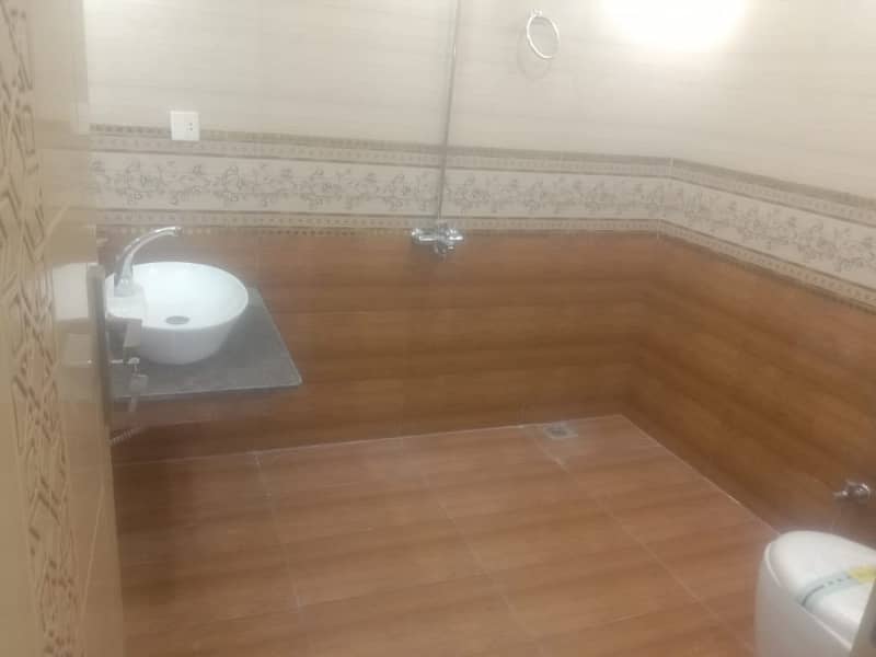 Prominently-Located Upper Portion Available In Allama Iqbal Town For rent 12