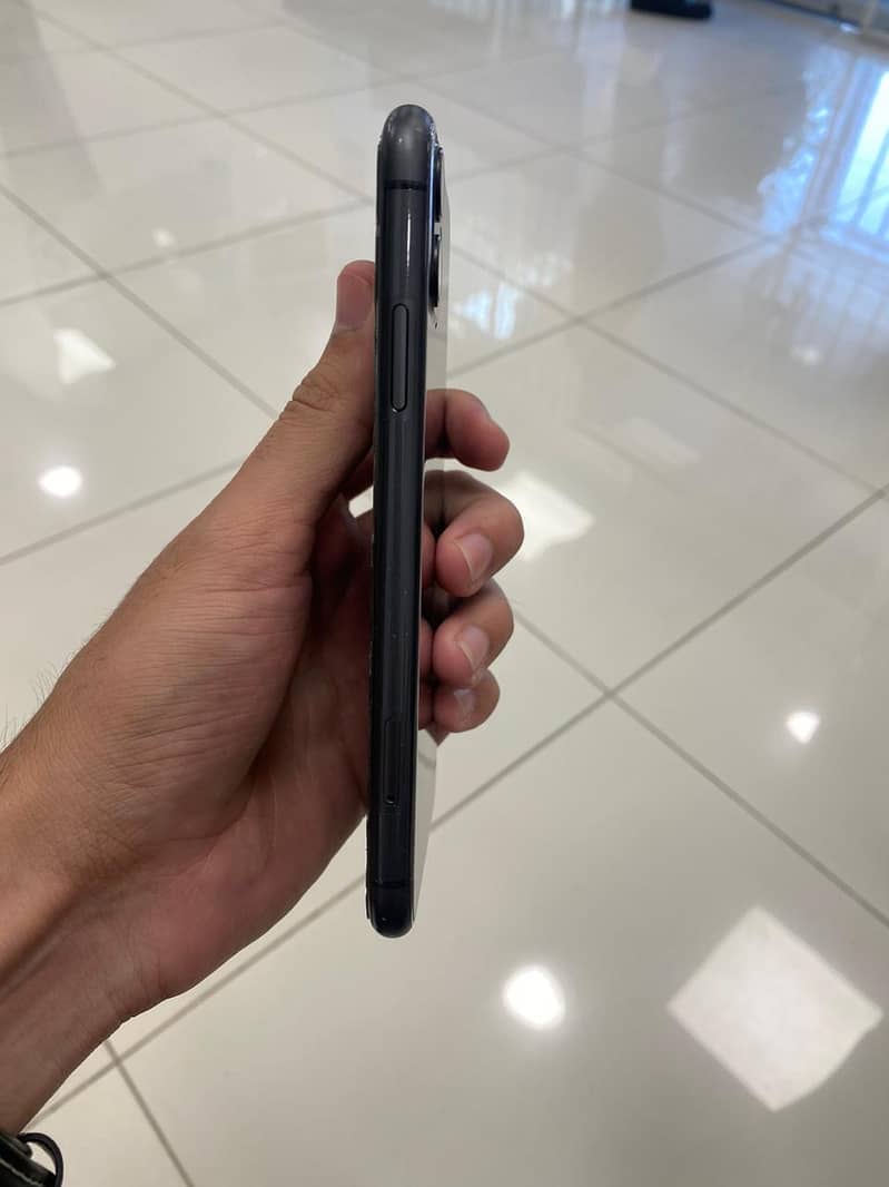 Apple iPhone 11 For Sales 3