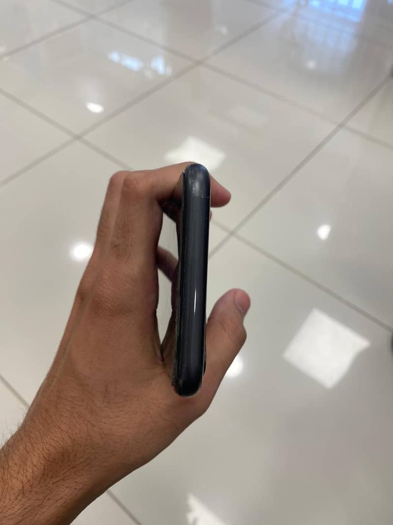 Apple iPhone 11 For Sales 4