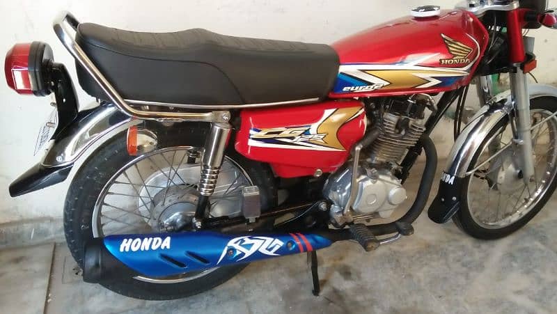 Honda= 125 2019 B bio matic majood hai 4