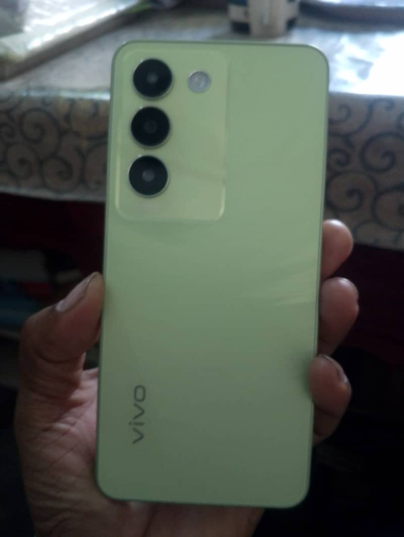 Vivo y100 0