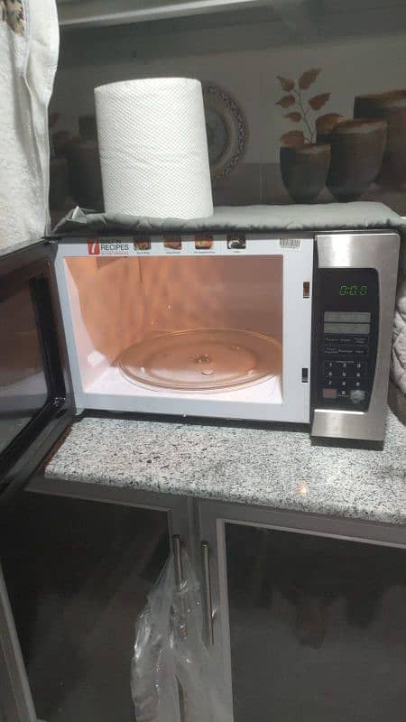 Dawlance microwave oven 136g model 0