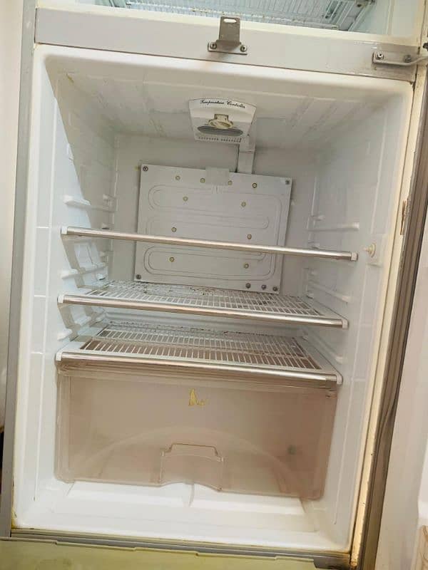 Dawlance Wide Fridge 1