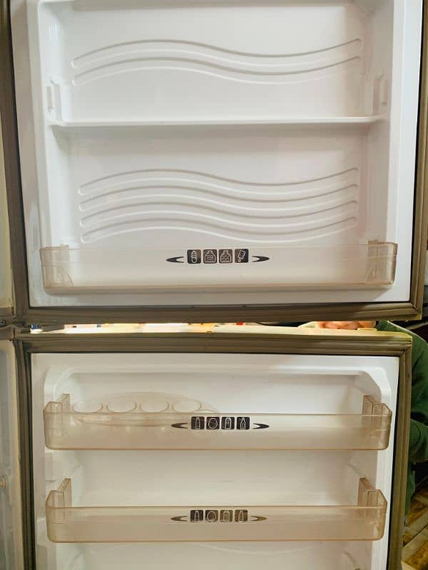 Dawlance Wide Fridge 4