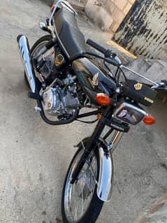 Honda 125 Black