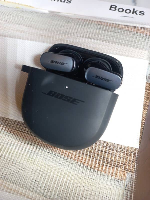 Bose QuietComfort Ultra Wireless Noise Cancelling Earbuds (Black) 3