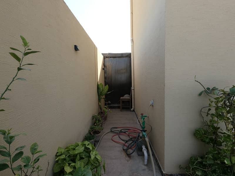 Buy your ideal Prime Location 240 Square Yards House in a prime location of Karachi 4