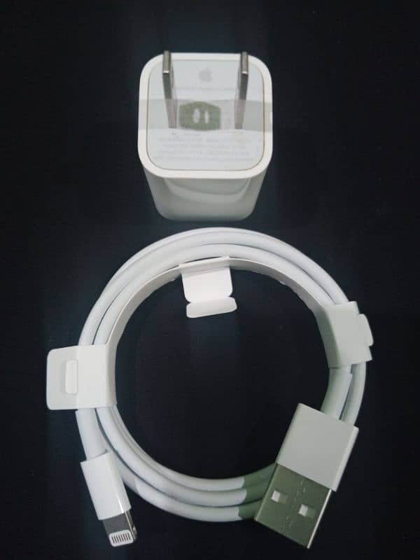 ifone original charger & cable 0