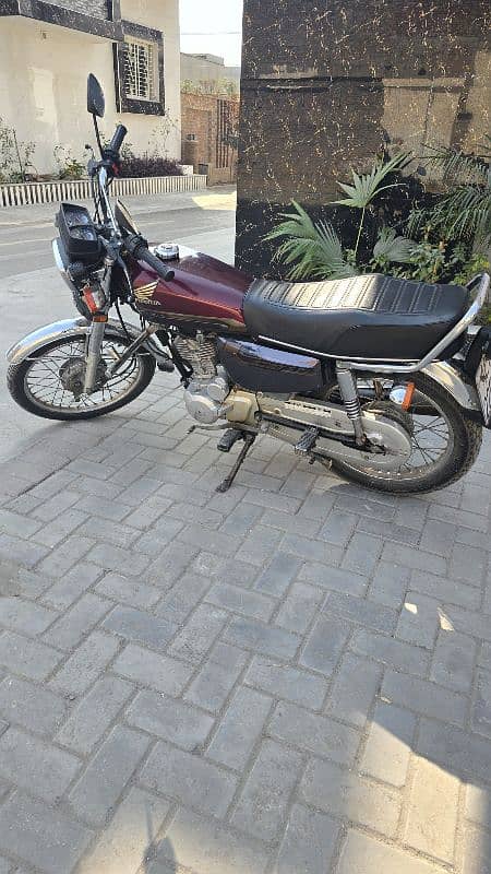 Honda 125 Special Edition 4