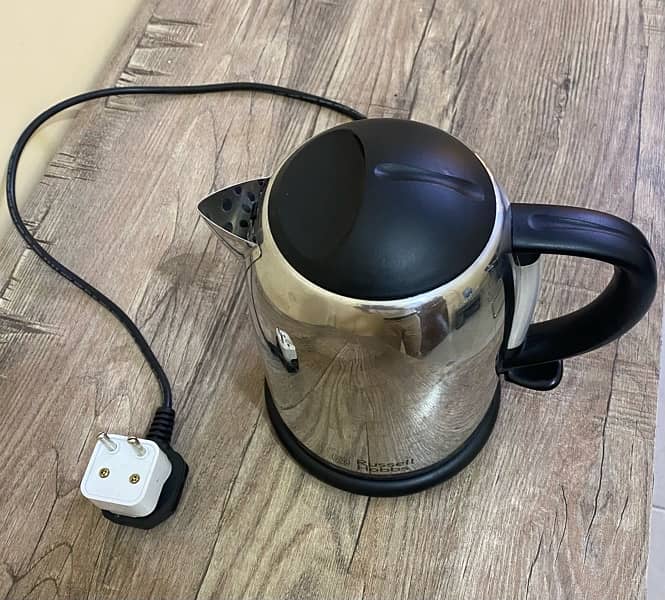 Russell Hobbs Imported Electric Kettle (USED 9/10) 5