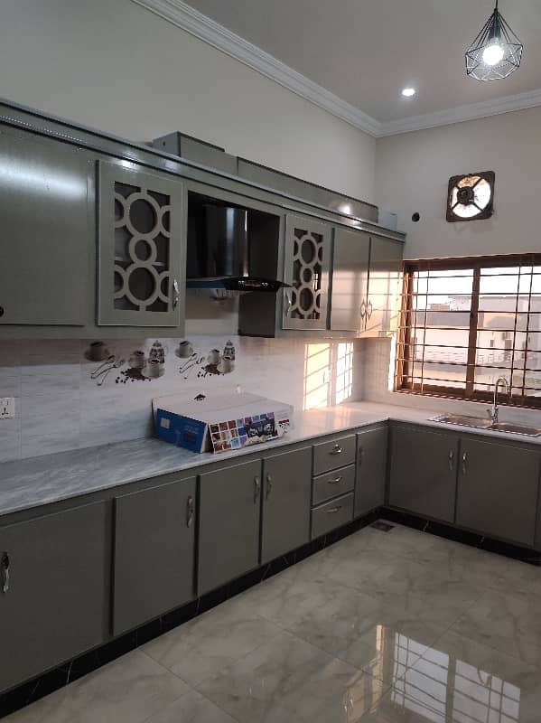 Upper portion for rent in G15 size 1 Kanal water gas electricity All facilities separate gas electricity meters Near to markaz masjid park Best location More Five options available 3