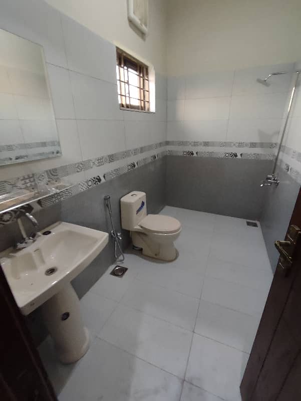 Upper portion for rent in G15 size 1 Kanal water gas electricity All facilities separate gas electricity meters Near to markaz masjid park Best location More Five options available 7