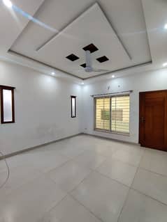 Upper portion for rent in G15 size 1 Kanal near to markaz masjid park Best location More Five options available