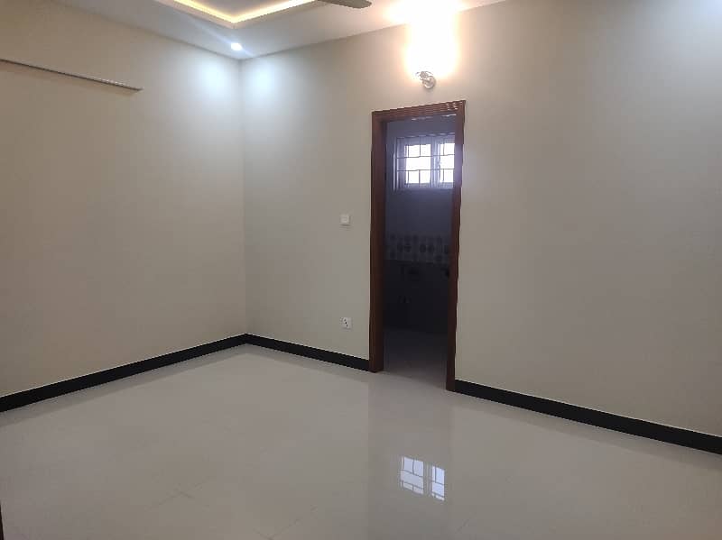 House For Sale in G15 sector Islamabad Size 7 Marla (30*60) Solar installed, Gas Electricity meters available Near to markaz masjid park Best Location More Ten options available Old & New House available 12