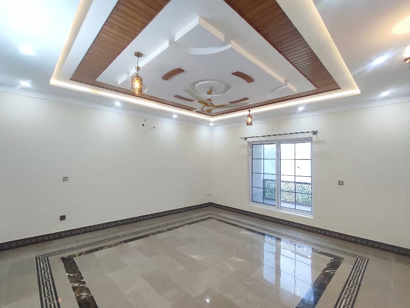 House for rent in F15 double story water bore working Two electricity meters two gas meter near to markaz mini market masjid park Best location More Five options available 2