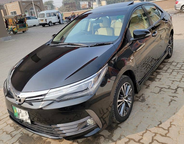 Toyota Corolla Altis 1.8 Grande 2017 1