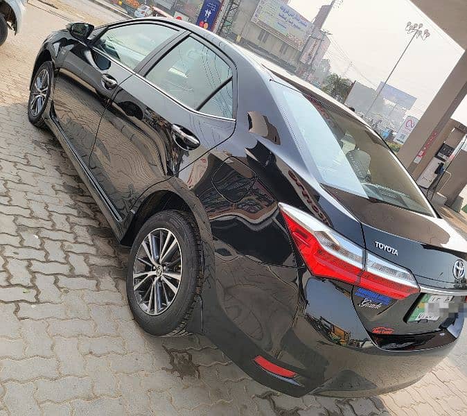 Toyota Corolla Altis 1.8 Grande 2017 15