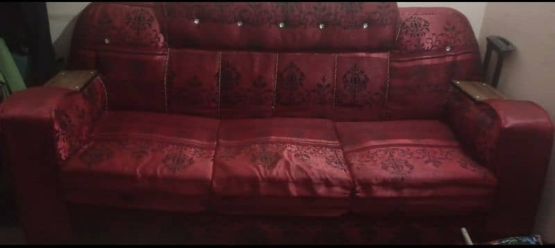 urgent sofa for sale in reasonable price 0