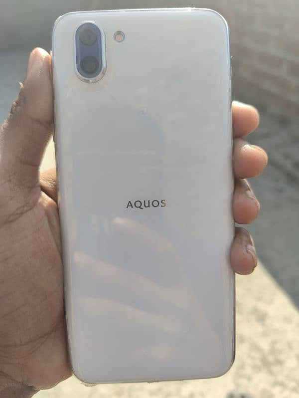 sharp Aquos R2 for sell contect num:03244697538 6