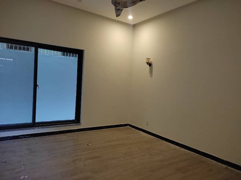 1 Kanal Basment For Rent 1