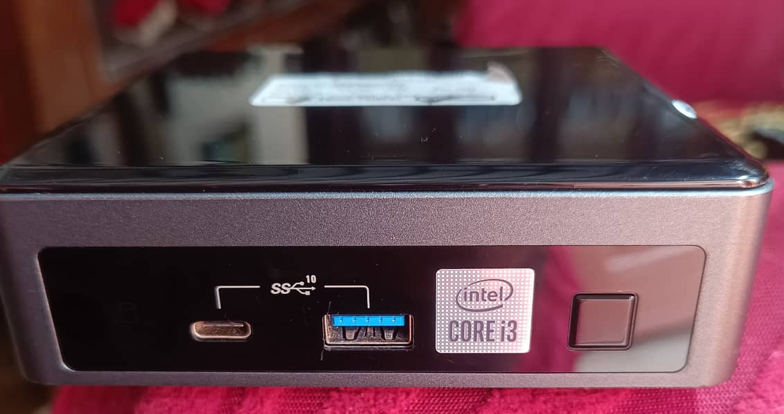 Mini pc Model. NUC10i3FNK 4