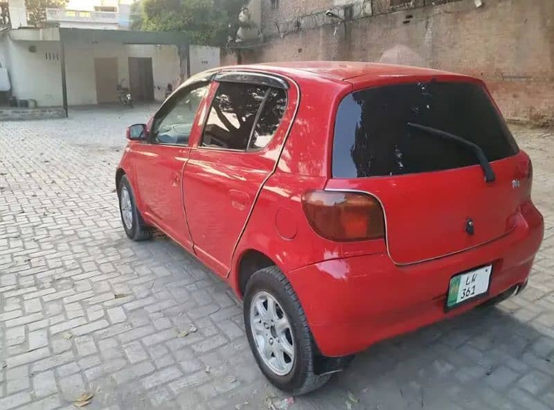 Toyota Vitz 2002 3