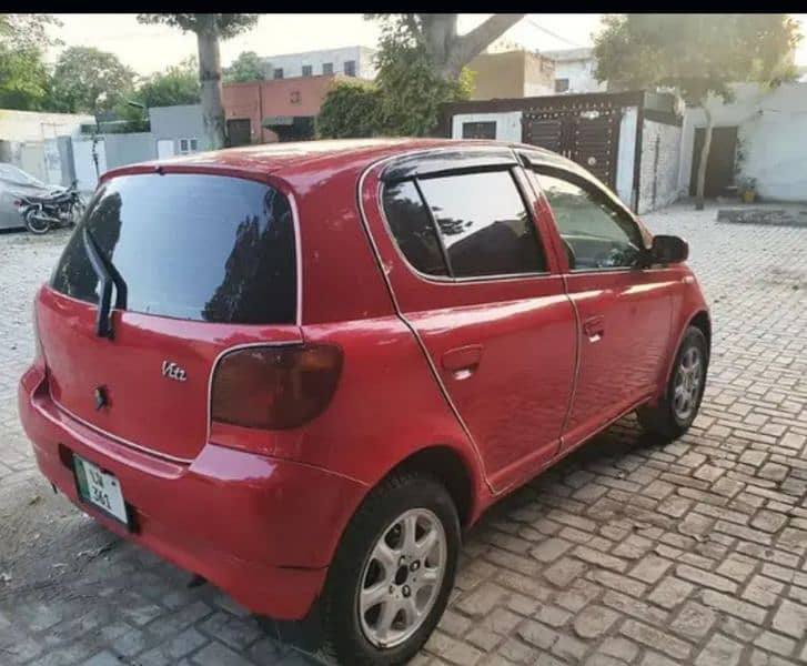 Toyota Vitz 2002 4