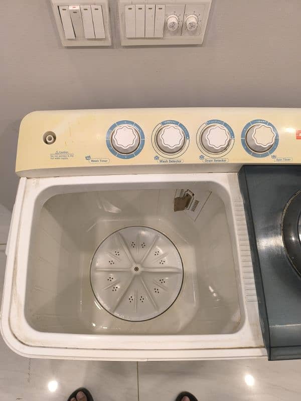 Dawlance Semi Automatic Washing Machine Home Used 3