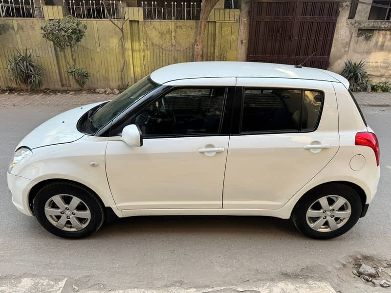 Suzuki Swift DLX 1.3 Navigation 2019 4