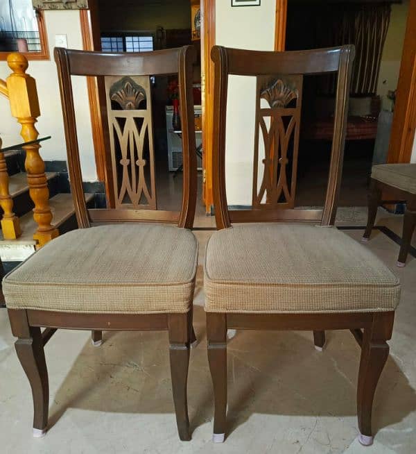 Dining Table with 6 Chairs 2