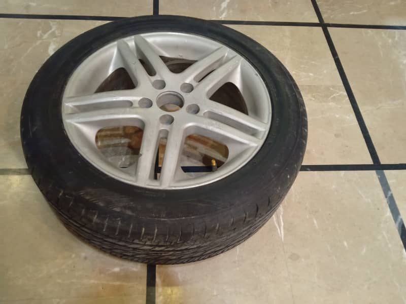 Vezel car  Tyre 2