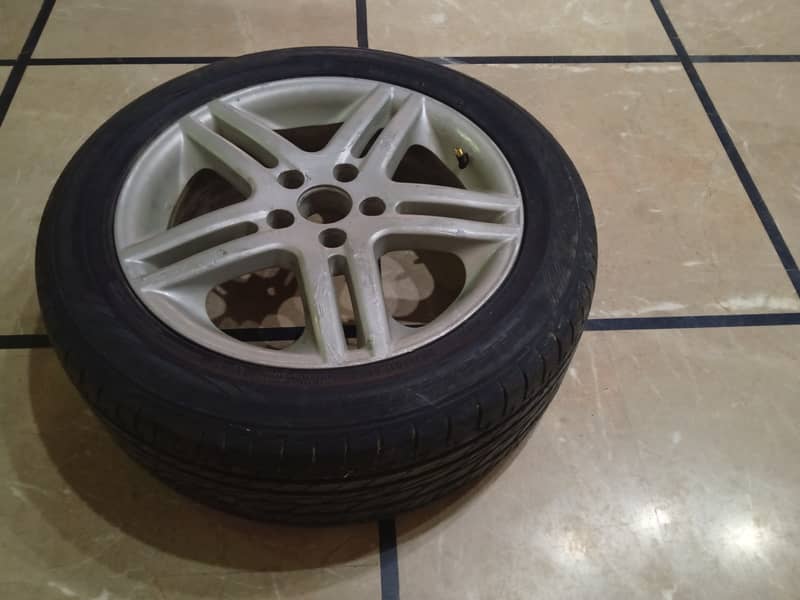 Vezel car  Tyre 3