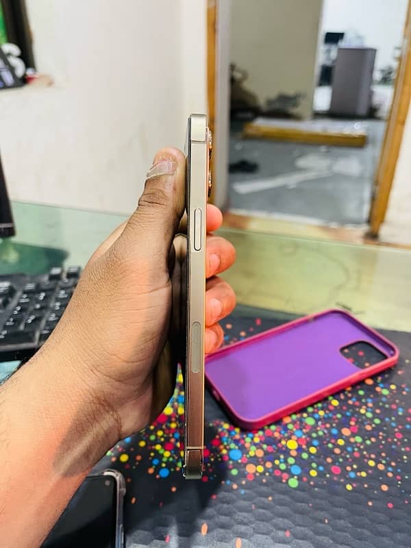 IPhone 12 Pro Max  256 gb  gold colour only 15 times charge 6