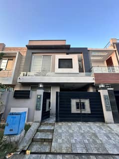 3 Beds 5 Marla Excellent Structure House For Sale In Woods Block Paragon City Barki Road Lahore.