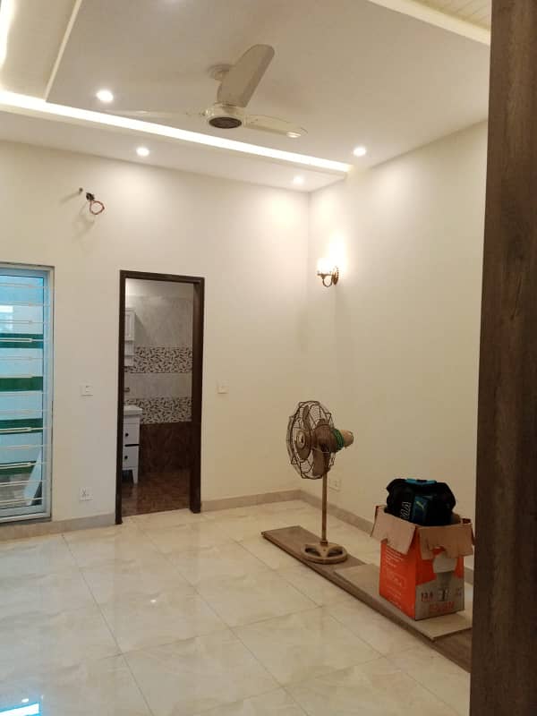 Modern 5 Marla For Sale In Woods Block Paragon City Lahore 17