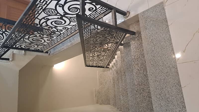 Luxurious House 3.5 Marla For Sale In Alhafeez Garden Phase2 Opposite Sozo Water Park Lahore 12