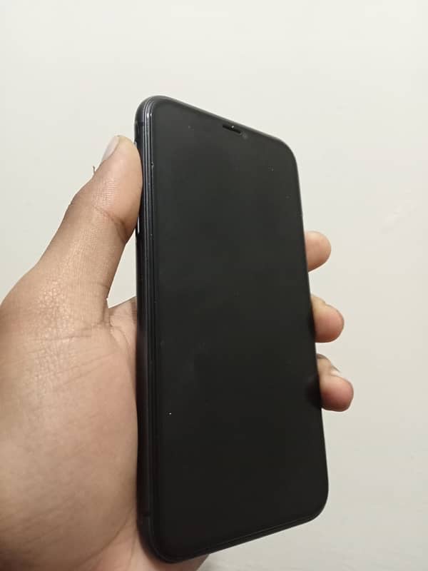 iPhone 11 – 64GB | 10/10 Condition | 88% Battery | Box Available 3