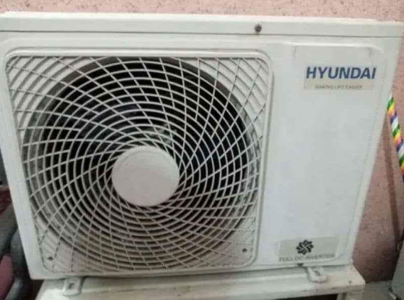 Hyundai 1.5 DC inverter heat and cool AC 1