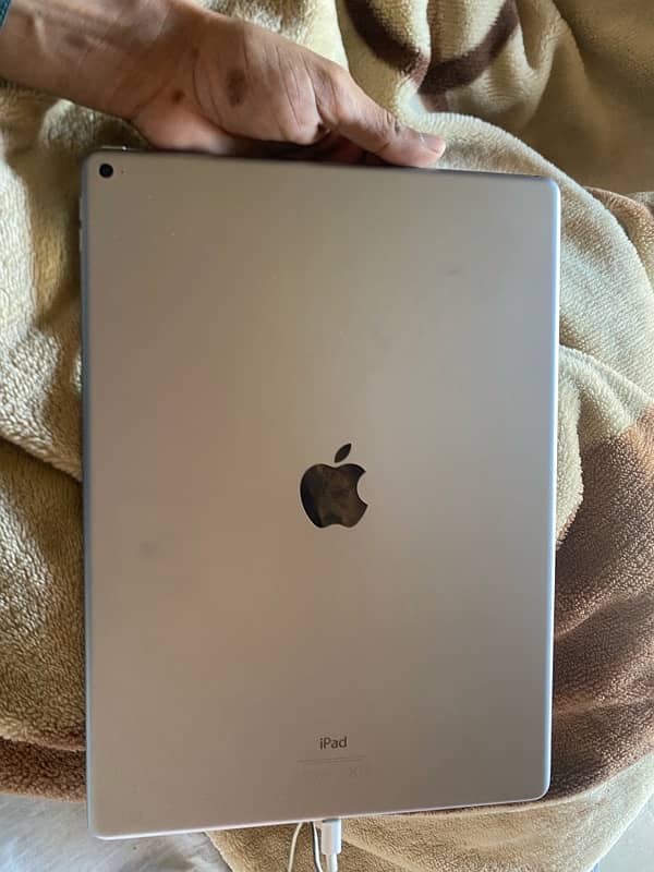 Ipaid pro 12:9 inch  128gb new 10by9 used original argand sell 5