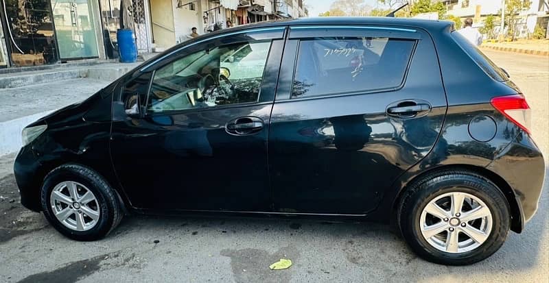 Toyota Vitz 2014 Reg 2016 4