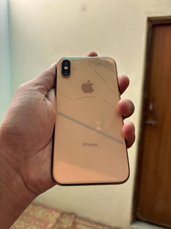 iphone xs golden colour 64gb factory unlock non pta 1