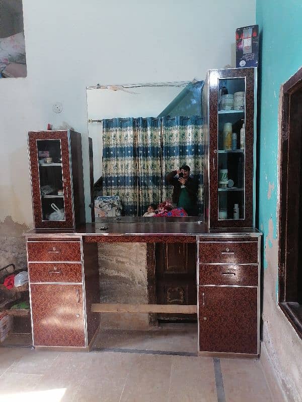 Beauty Parlor or Salon furniture 0