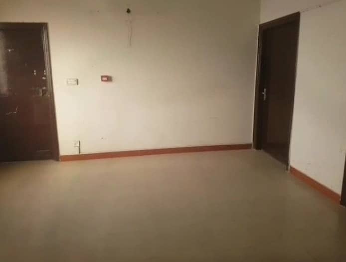 4 Marla 2nd Floor Office For Rent In DHA Phase 1,Block K, Lahore. 6